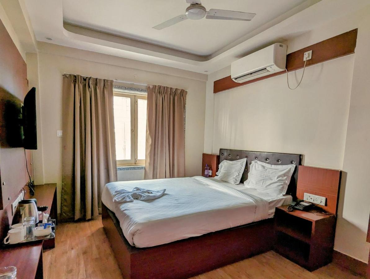 The Aster Enclave Hotel Calcutta Eksteriør billede