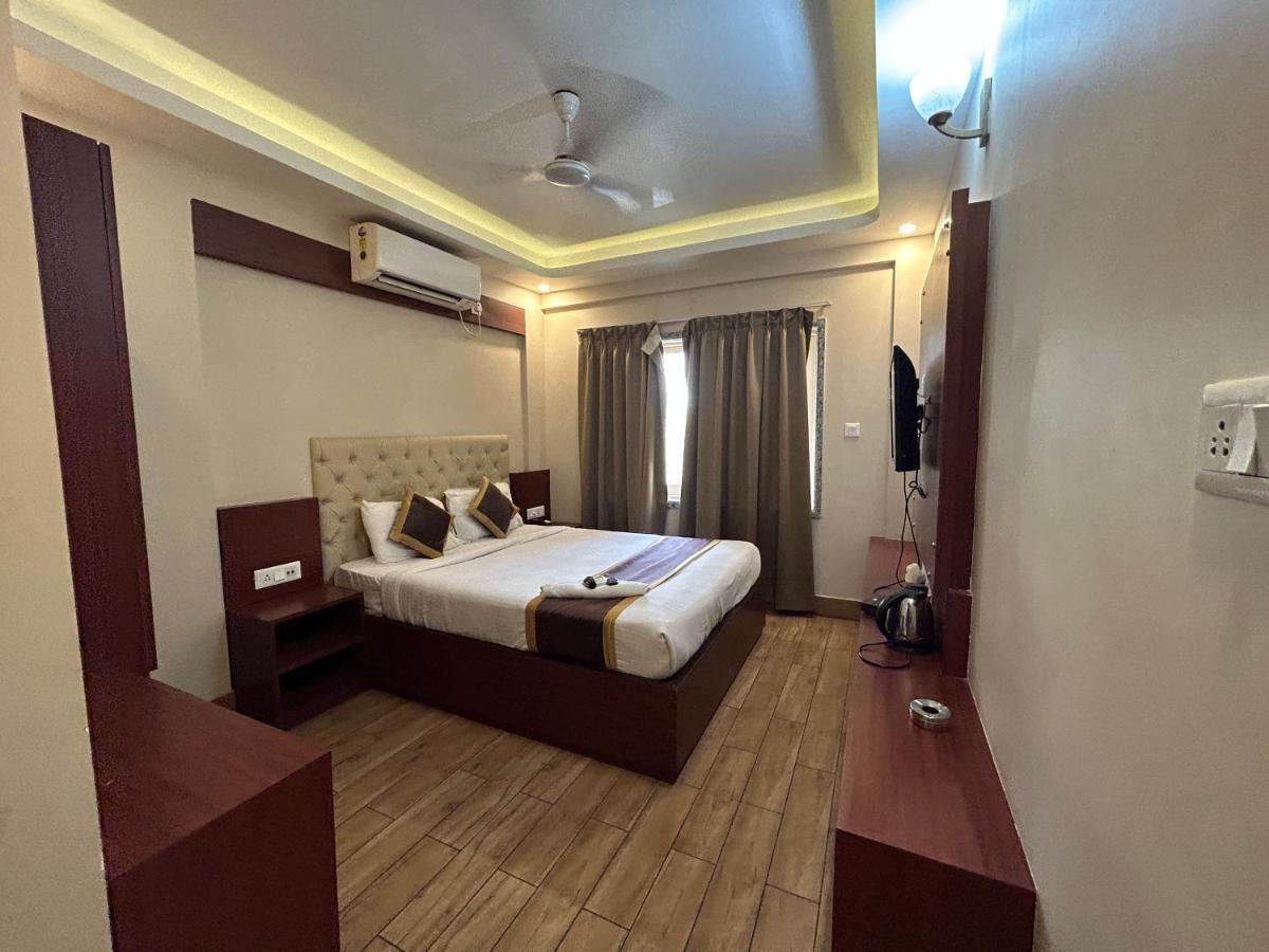 The Aster Enclave Hotel Calcutta Eksteriør billede